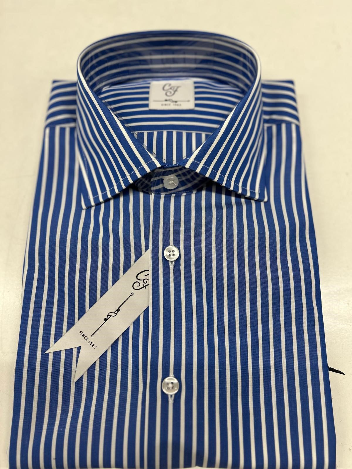 camicia regular e slim